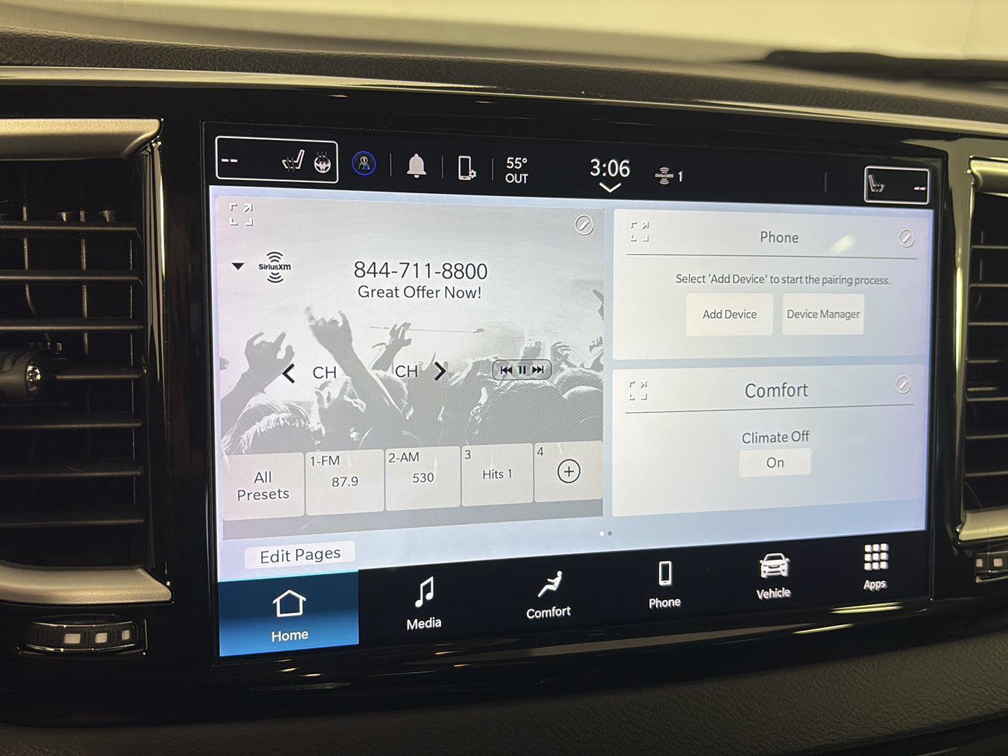 Used 2024 Chrysler Pacifica Touring-L image 27