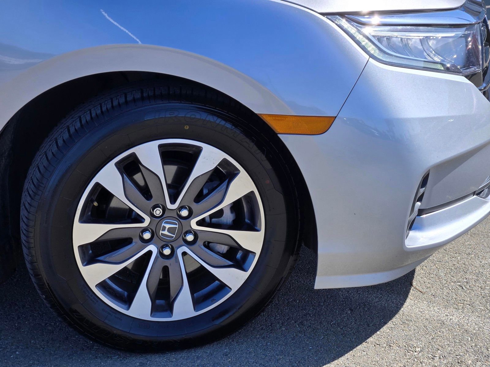 Used 2023 Honda Odyssey EX-L image 9