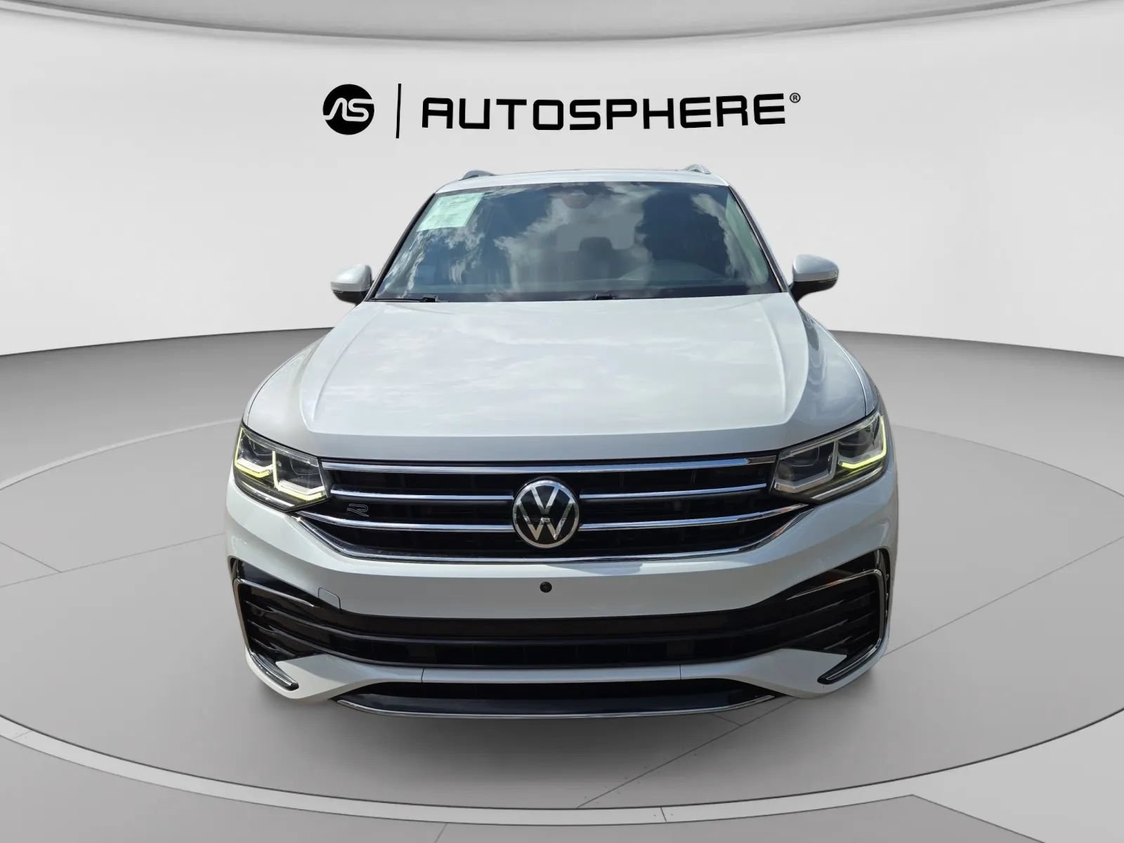 Used 2022 Volkswagen Tiguan SEL R-Line AWD/4WD image 2