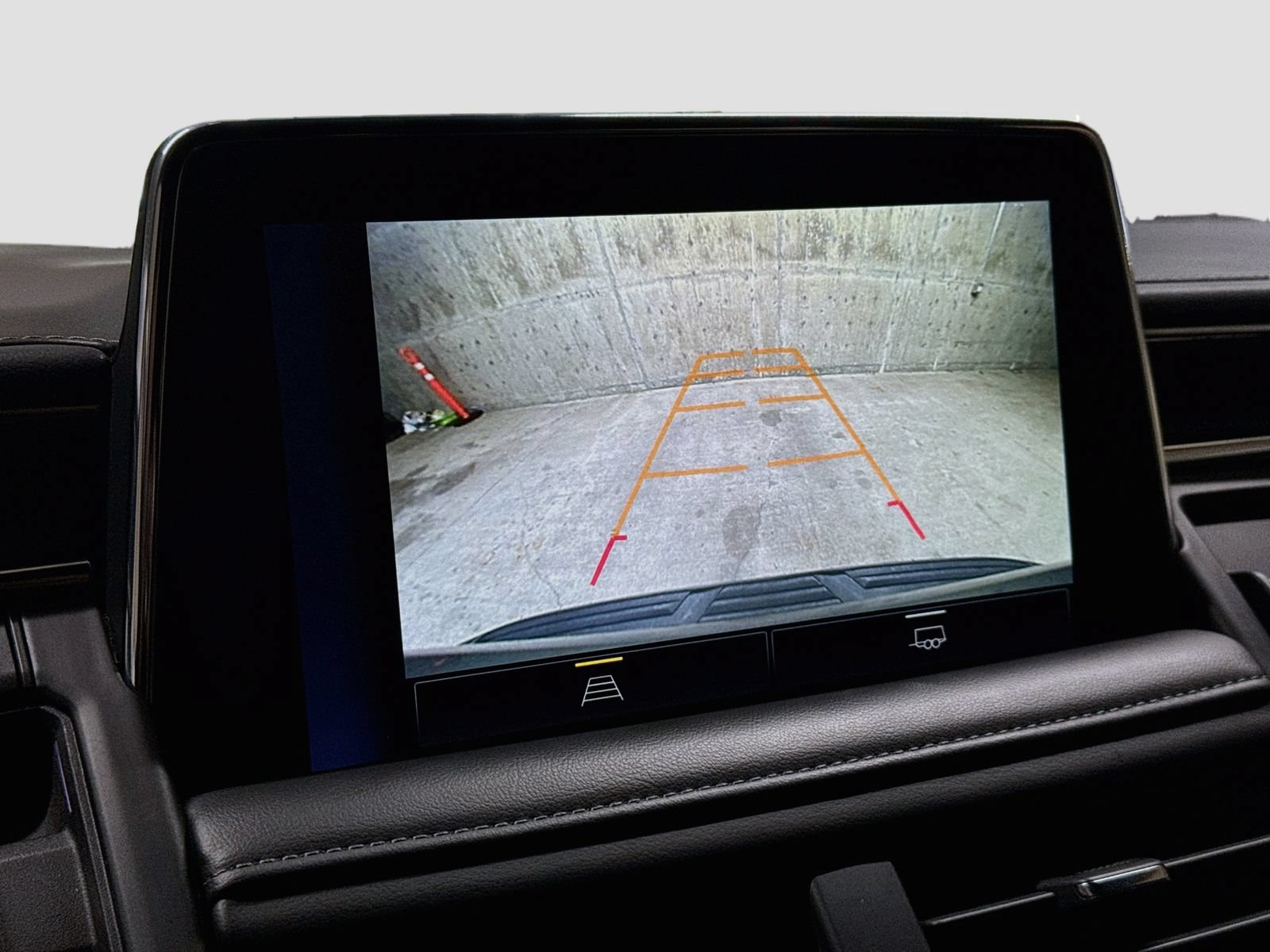 Used 2024 Chevrolet Tahoe LT AWD/4WD image 16