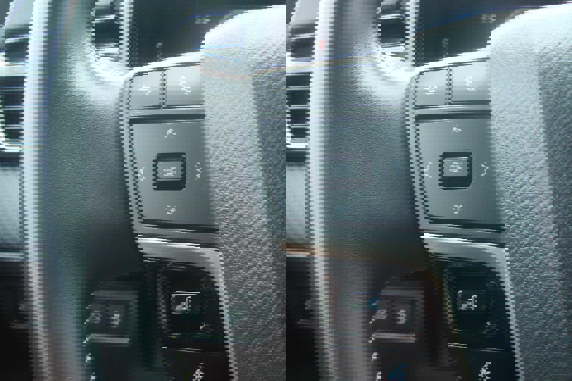 Used 2025 Toyota Camry SE image 17