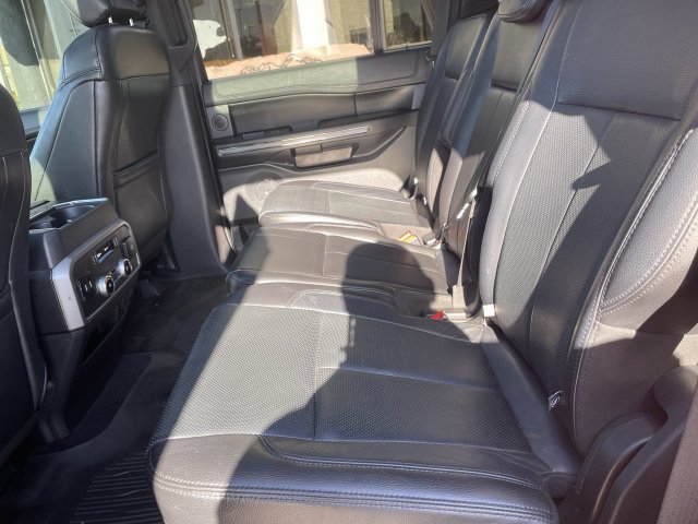 Used 2018 Ford Expedition XLT w/ Equipment Group 202A AWD/4WD image 23
