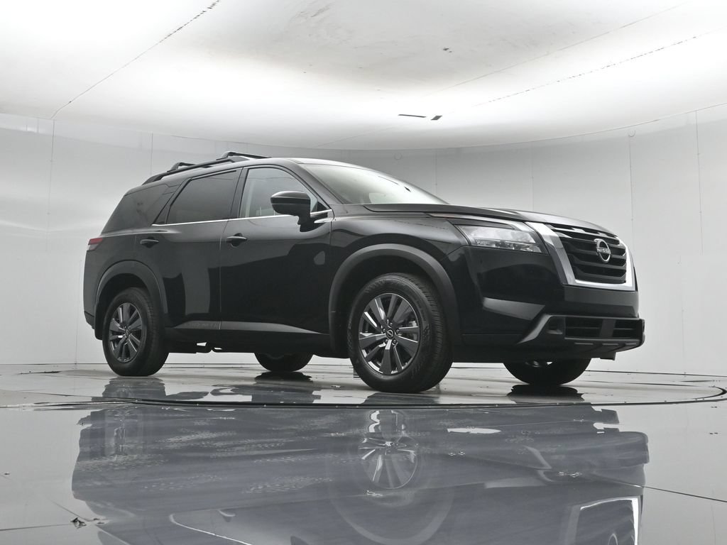 Used 2025 Nissan Pathfinder SV w/ SV Premium Package AWD/4WD image 4
