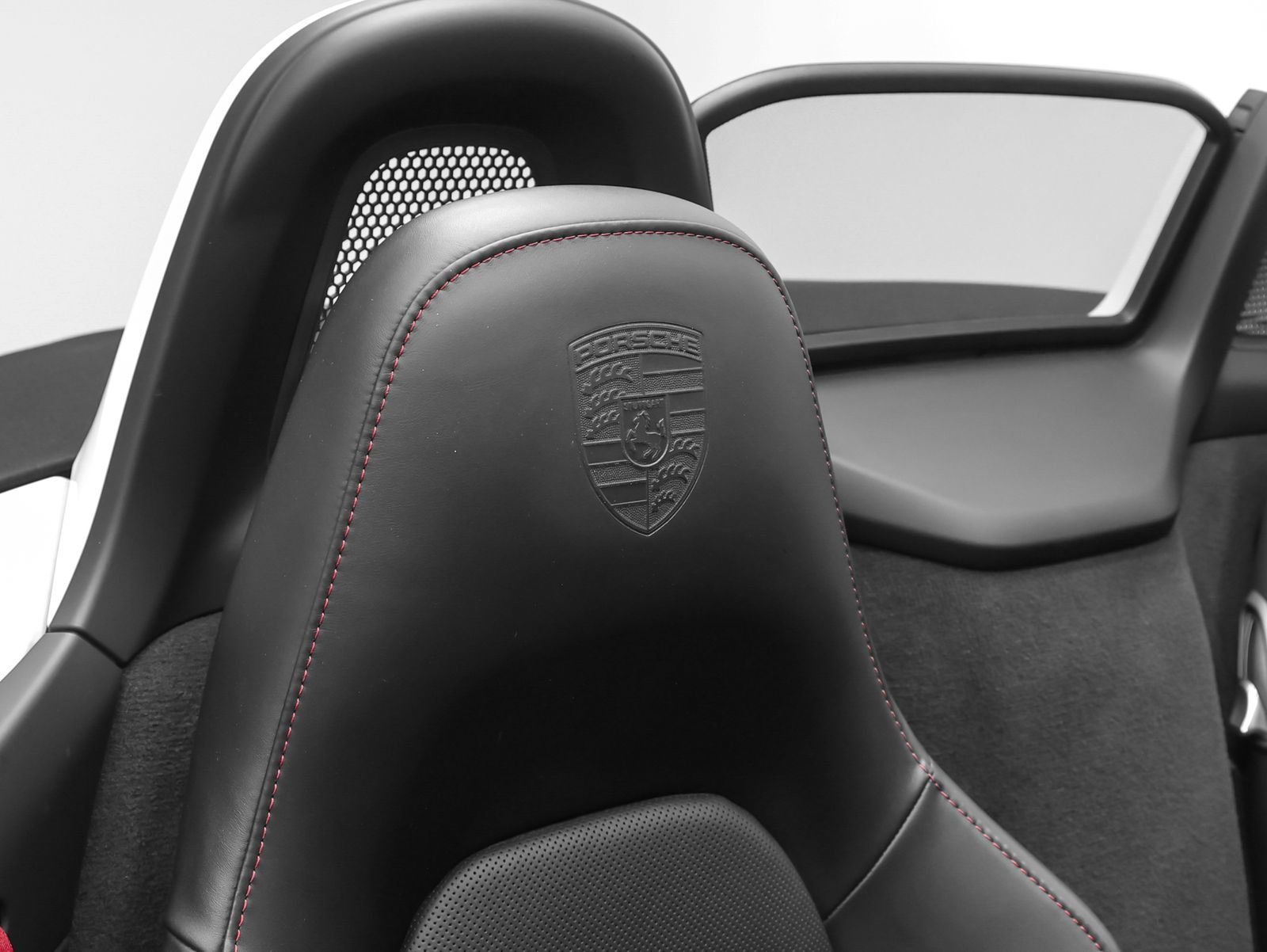 Certified 2022 Porsche 718 Boxster RWD image 31