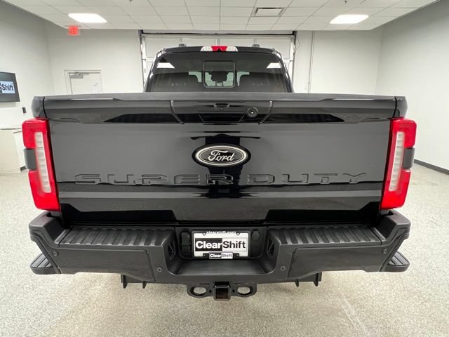 Used 2024 Ford F350 Lariat w/ Black Appearance Package AWD/4WD image 9