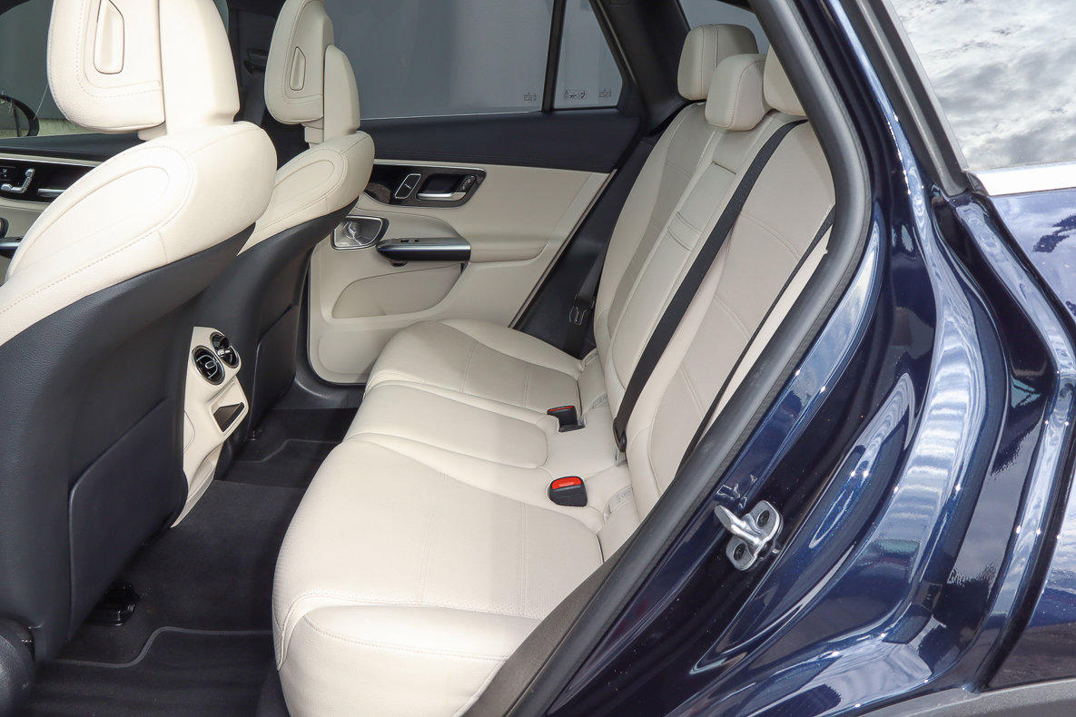 Used 2023 Mercedes-Benz GLC 300 GLC 300 image 8