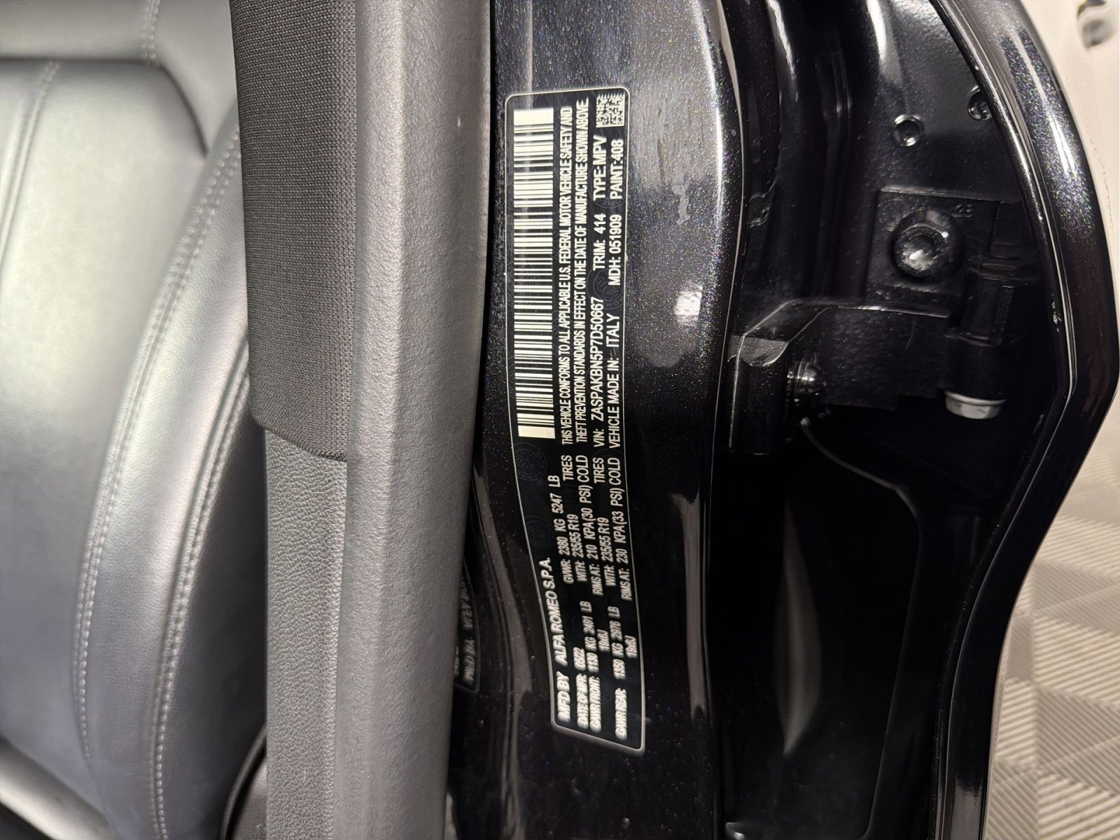 Used 2023 Alfa Romeo Stelvio Ti image 29