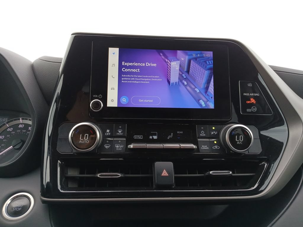 Used 2024 Toyota Highlander LE FWD image 13