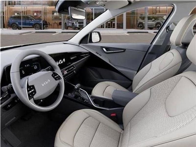 New 2025 Kia Niro EX image 71