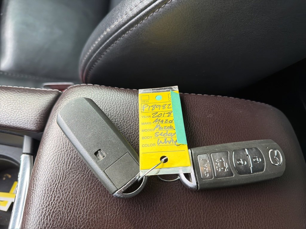 Used 2018 MAZDA MAZDA3 Touring image 24