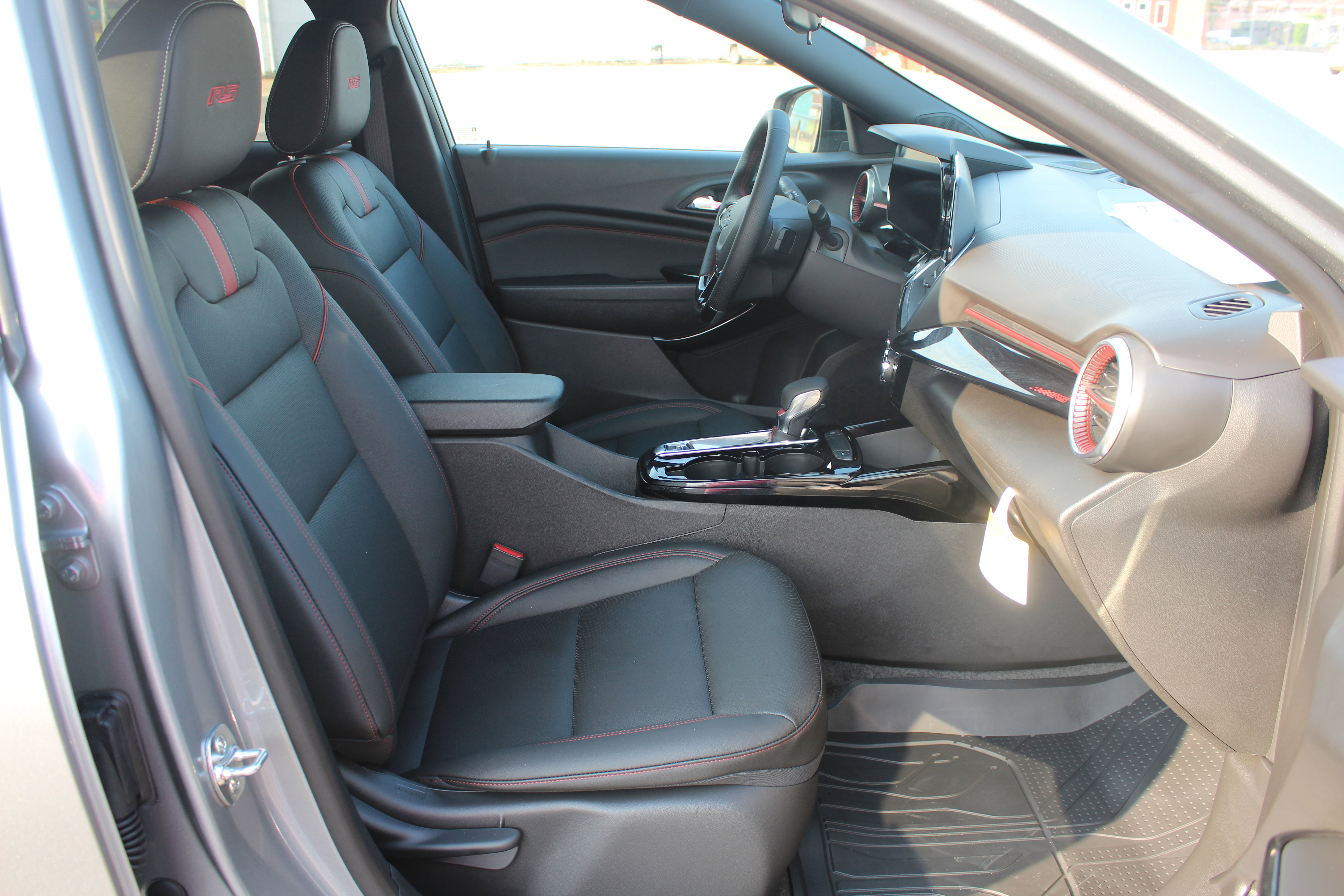 New 2025 Chevrolet Trax RS w/ Driver Confidence Package image 46