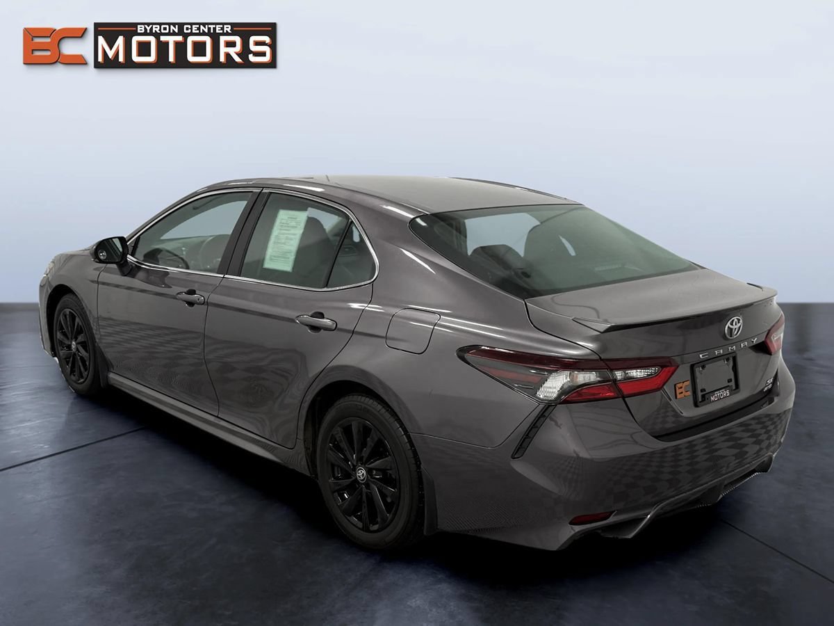Used 2024 Toyota Camry SE AWD/4WD image 4