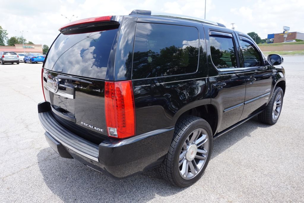 Used 2013 Cadillac Escalade Premium AWD/4WD image 6
