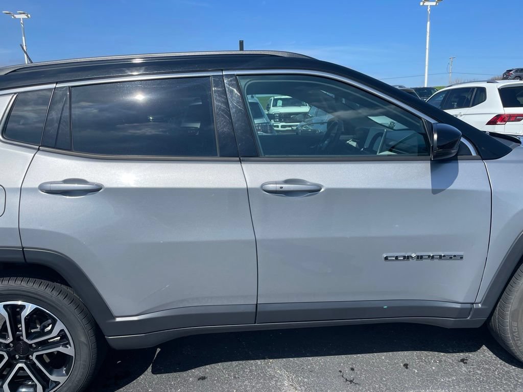 Used 2023 Jeep Compass Limited AWD/4WD image 25