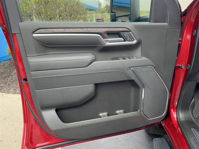 New 2026 GMC Sierra 2500 SLT AWD/4WD image 10