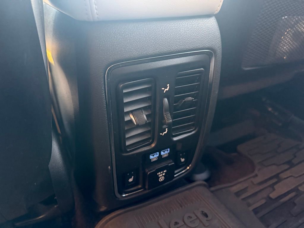 Used 2018 Jeep Grand Cherokee Limited image 38