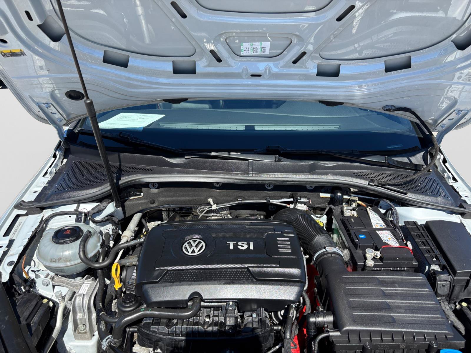 Used 2018 Volkswagen GTI SE w/ SE Leather Package FWD image 20