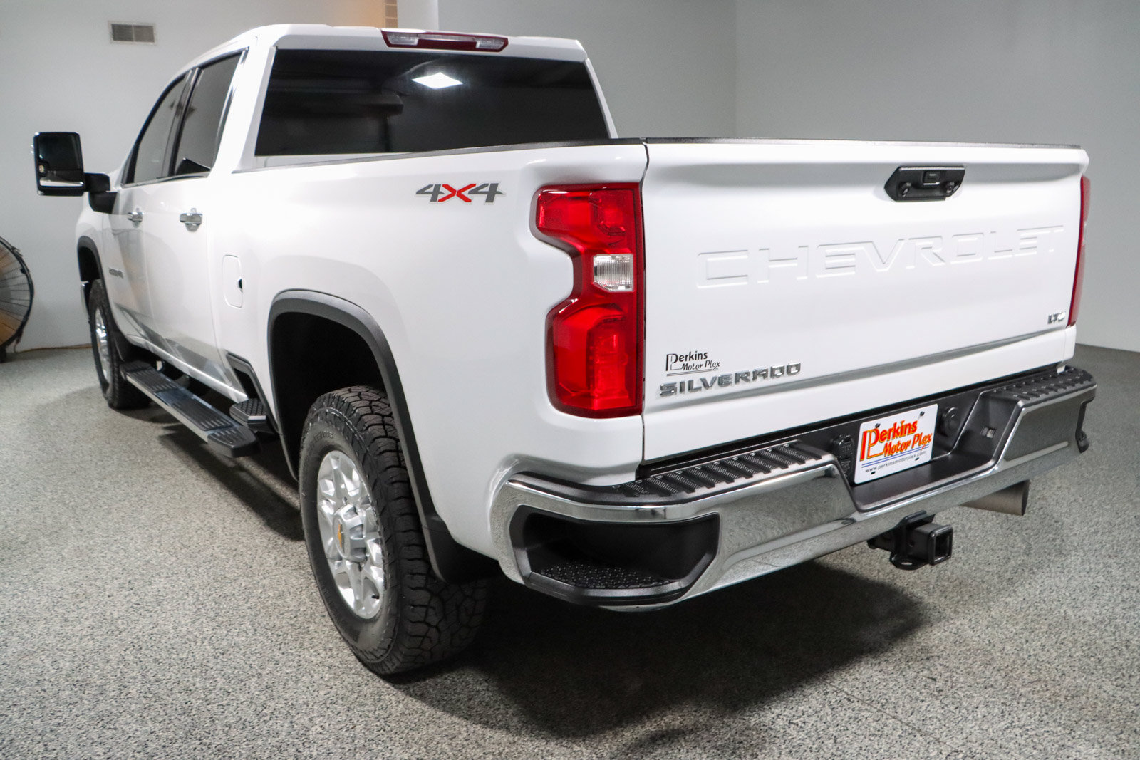Used 2024 Chevrolet Silverado 2500 LTZ AWD/4WD image 9