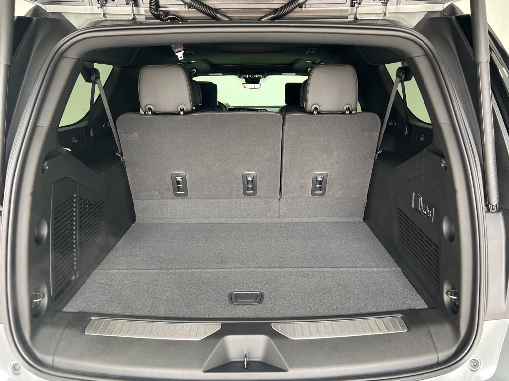 New 2026 Chevrolet Suburban Premier image 25