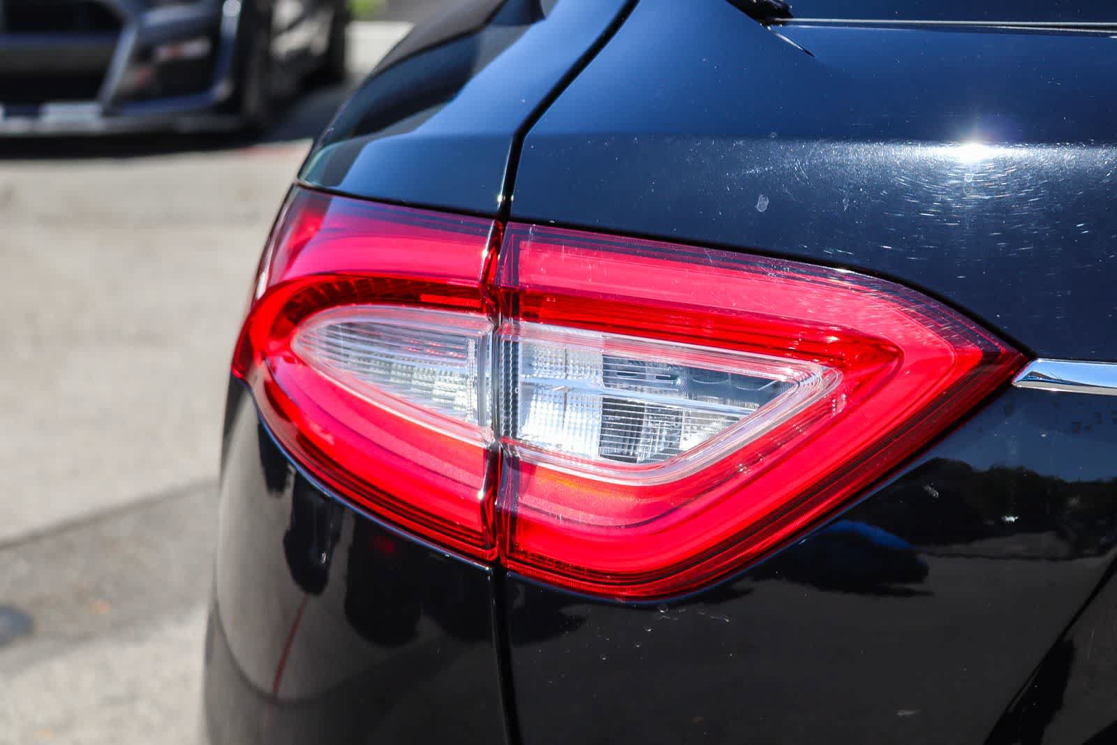 Used 2017 Maserati Levante S AWD/4WD image 7