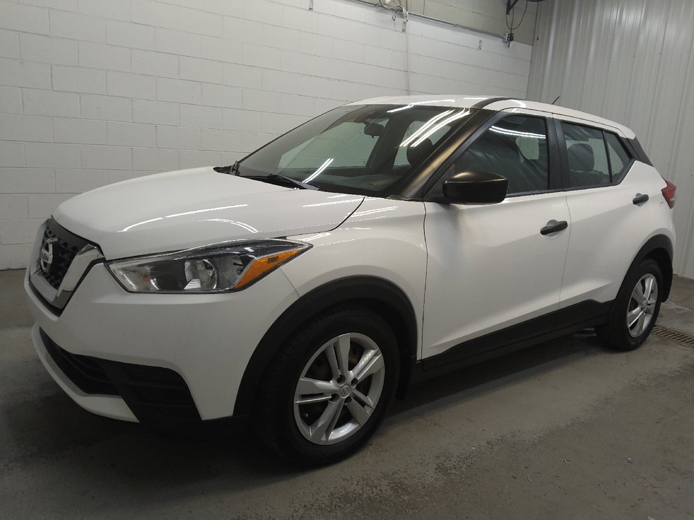 Used 2020 Nissan Kicks S FWD image 2