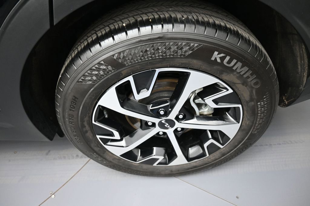 Certified 2023 Kia Sportage EX AWD/4WD image 15