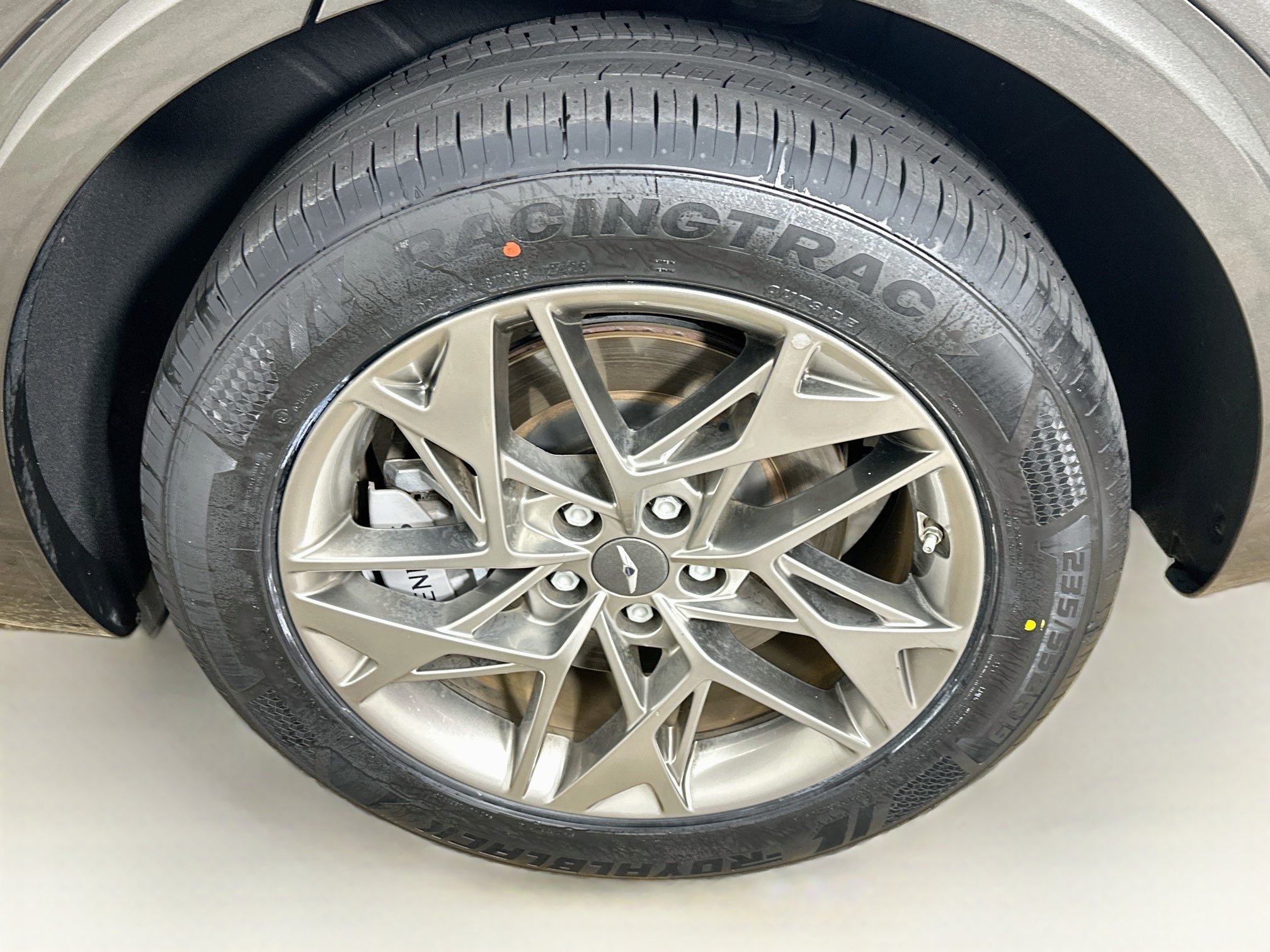 Used 2025 Genesis GV70 2.5T AWD/4WD image 11