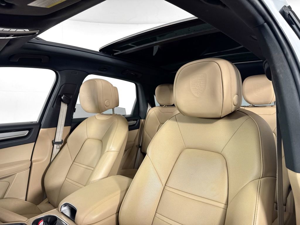 Used 2022 Porsche Cayenne E-Hybrid image 28