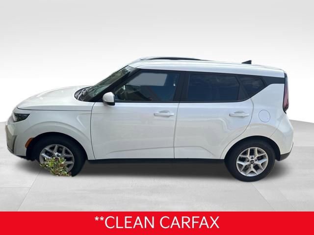 Used 2023 Kia Soul LX w/ LX Technology Package image 2