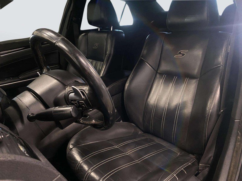 Used 2019 Chrysler 300 S RWD image 25