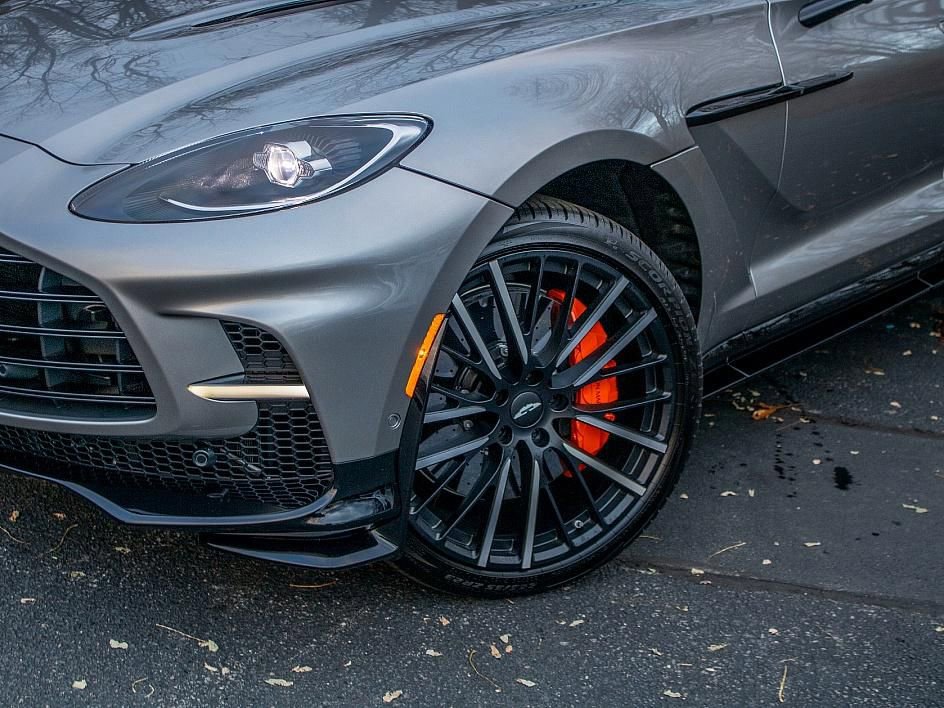 Used 2025 Aston Martin DBX 707 image 8