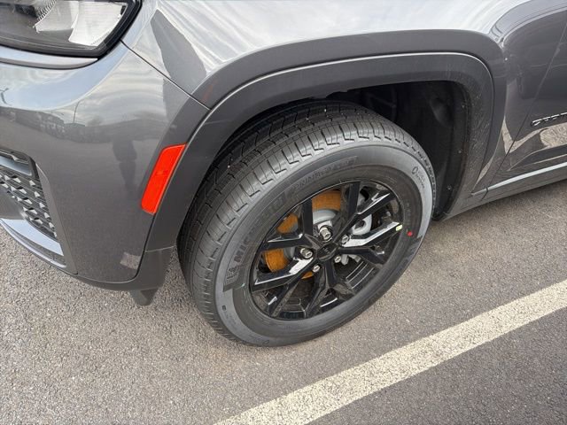 New 2026 Jeep Grand Cherokee Altitude image 4