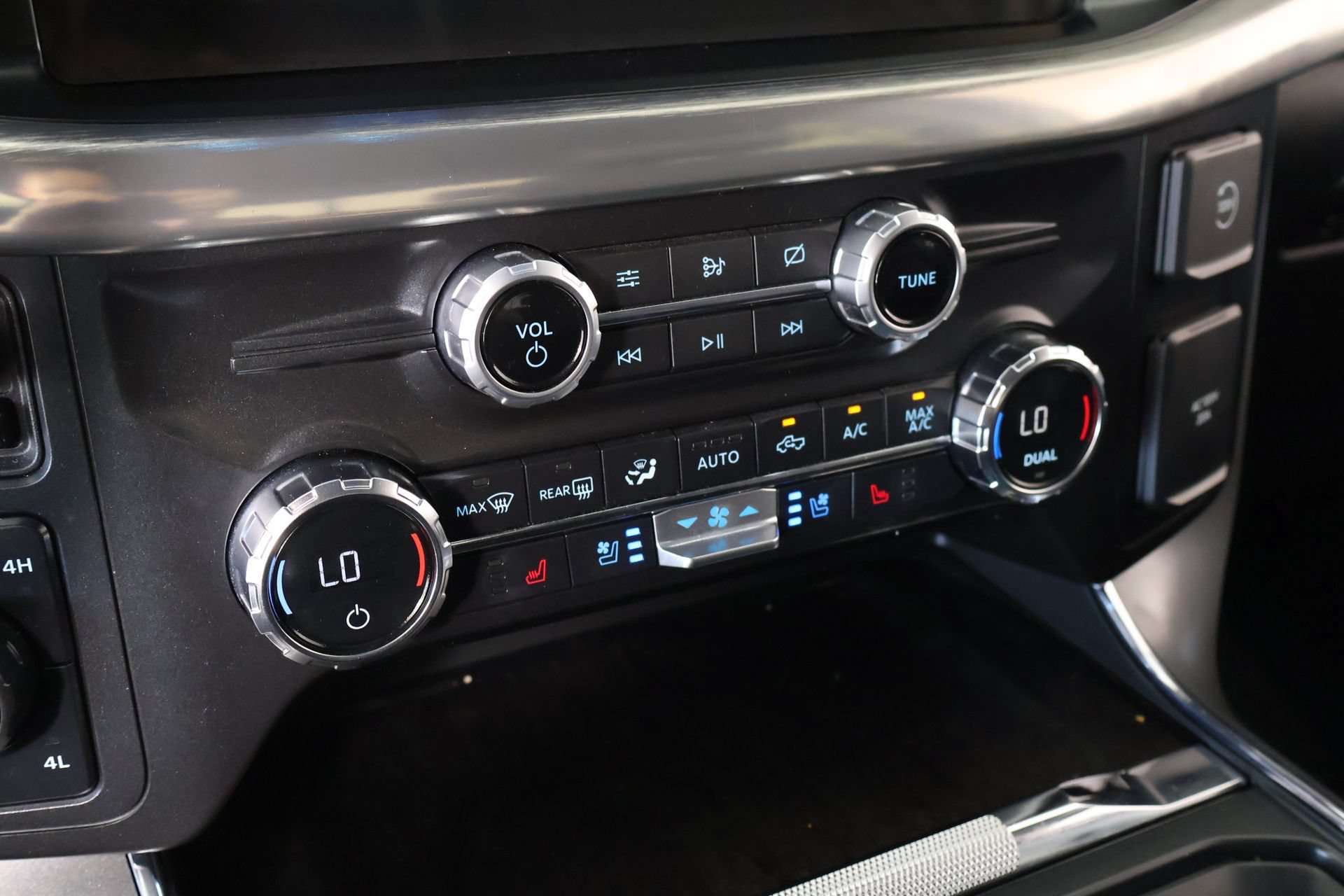 Used 2021 Ford F150 Lariat AWD/4WD image 8