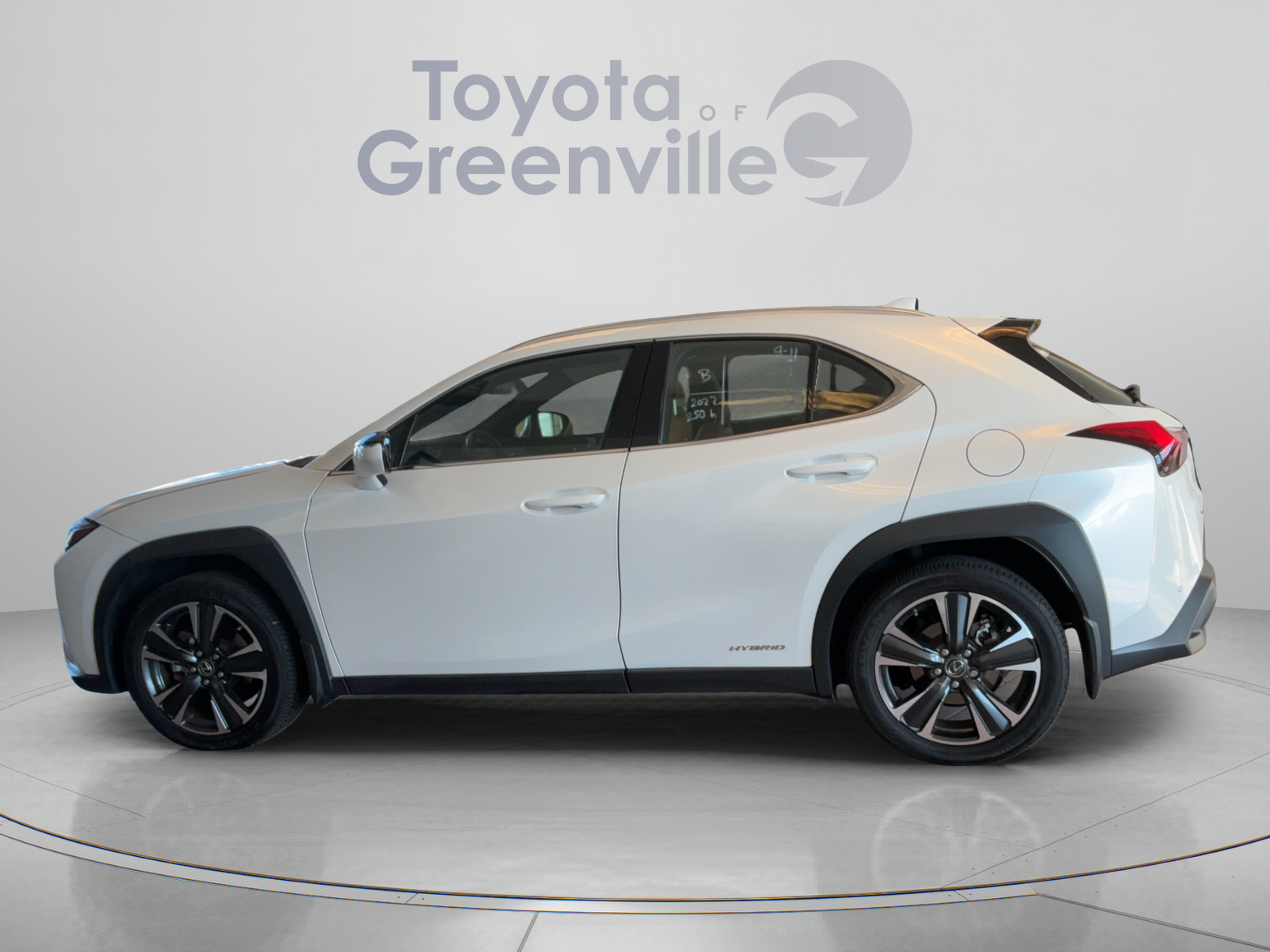 Used 2022 Lexus UX 250h w/ Accessory Package (Z2) AWD/4WD image 2