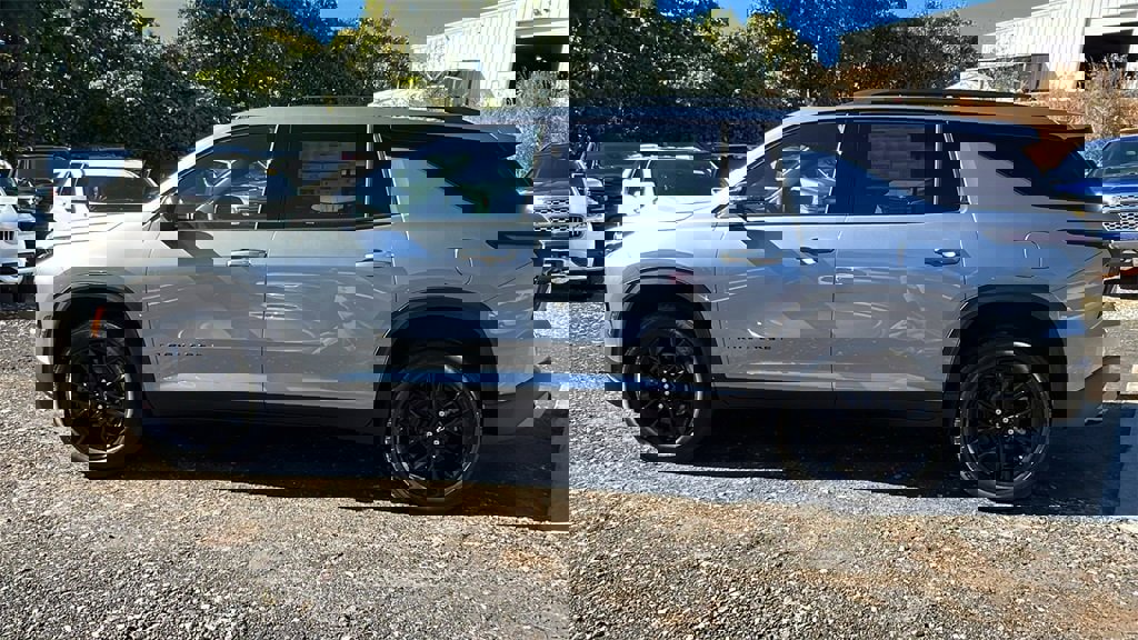 New 2026 Chevrolet Traverse LT w/ Midnight/Sport Edition image 8