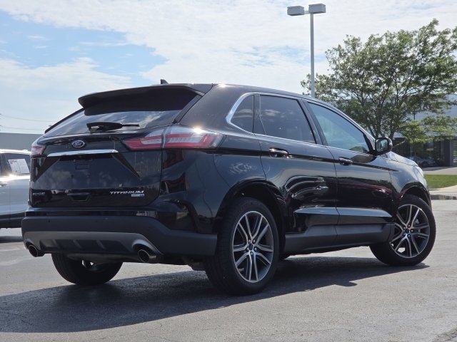 Used 2019 Ford Edge Titanium w/ Cold Weather Package AWD/4WD image 11