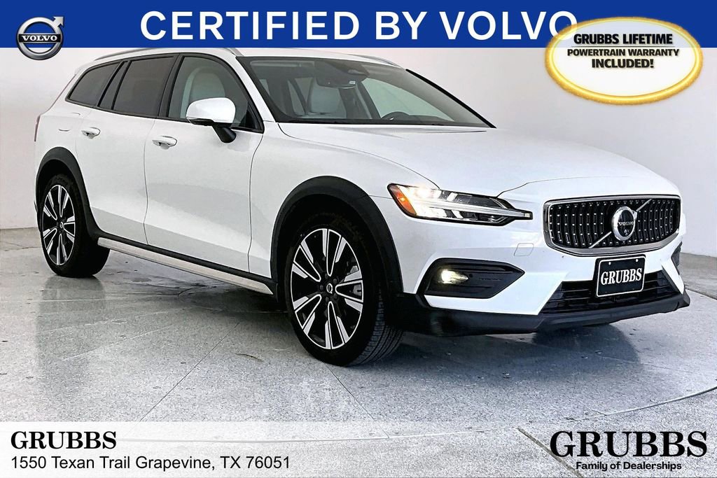 Used 2025 Volvo V60 B5 Cross Country Ultra w/ Protection Package Premier