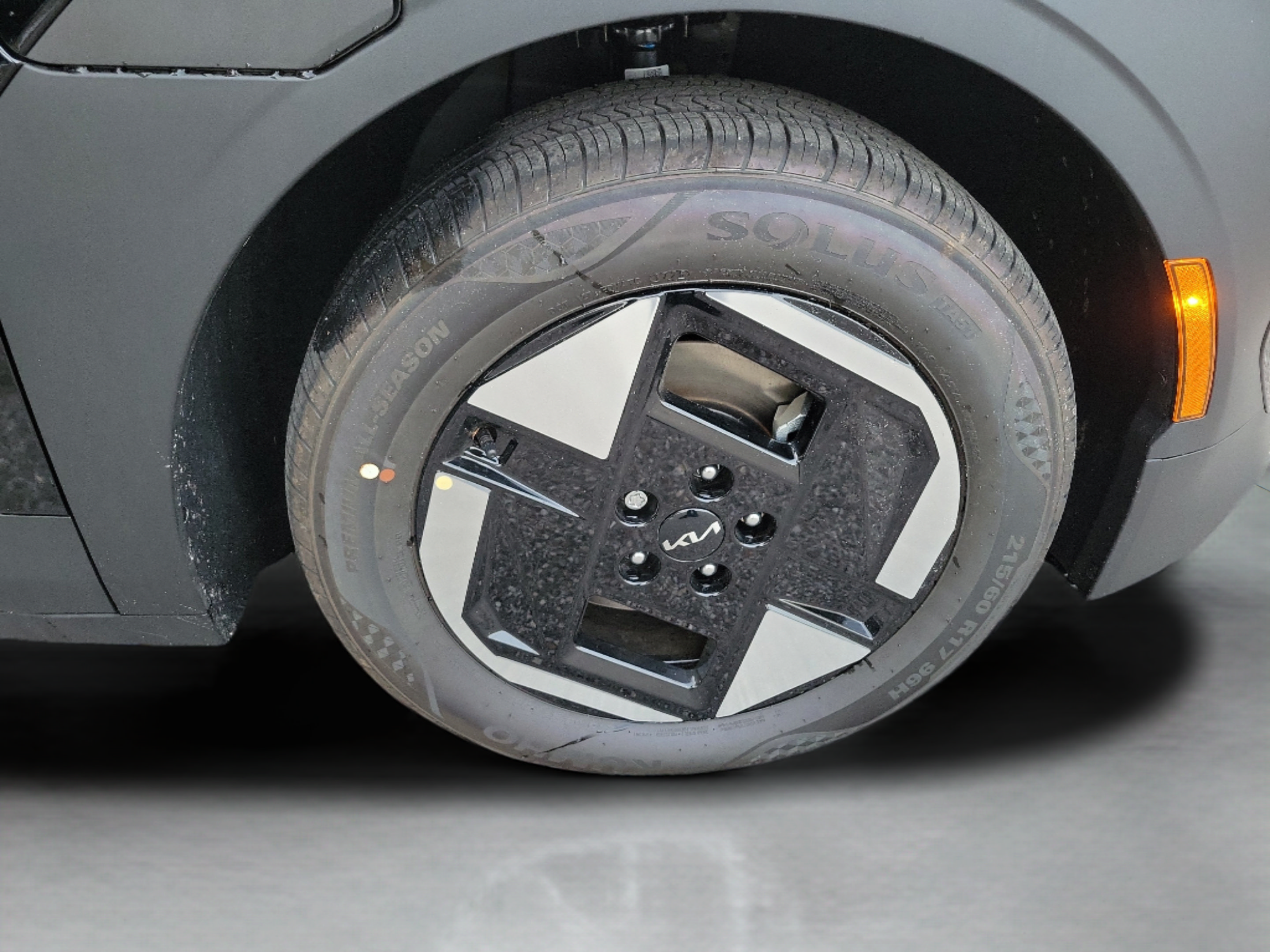 New 2027 Kia EV3 Wind FWD image 28