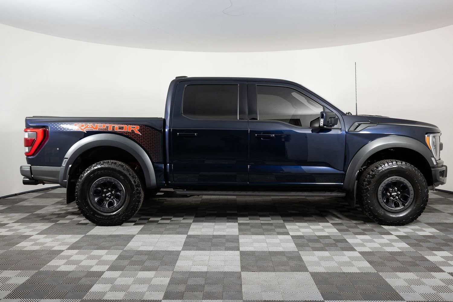 Used 2023 Ford F150 Raptor AWD/4WD image 9