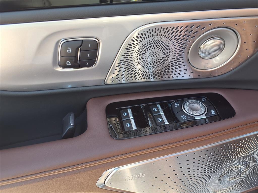 New 2026 Lincoln Nautilus Reserve image 9