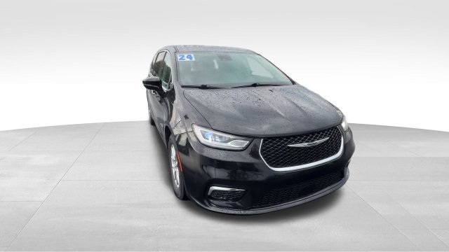 Used 2024 Chrysler Pacifica Touring-L FWD image 9