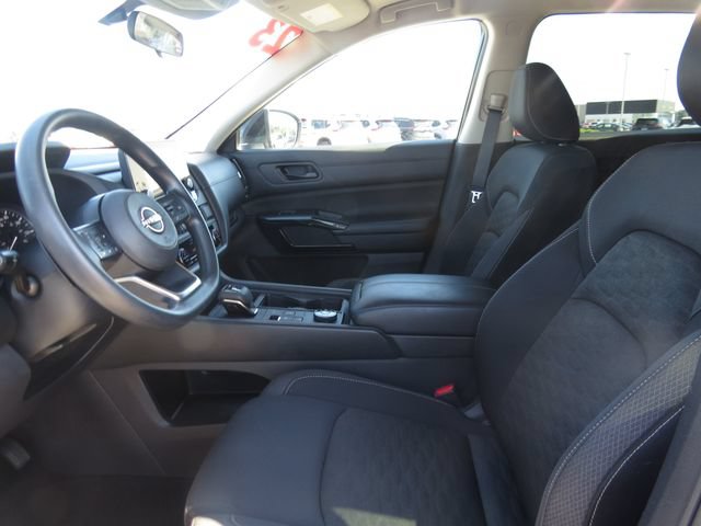 Used 2023 Nissan Pathfinder S AWD/4WD image 15