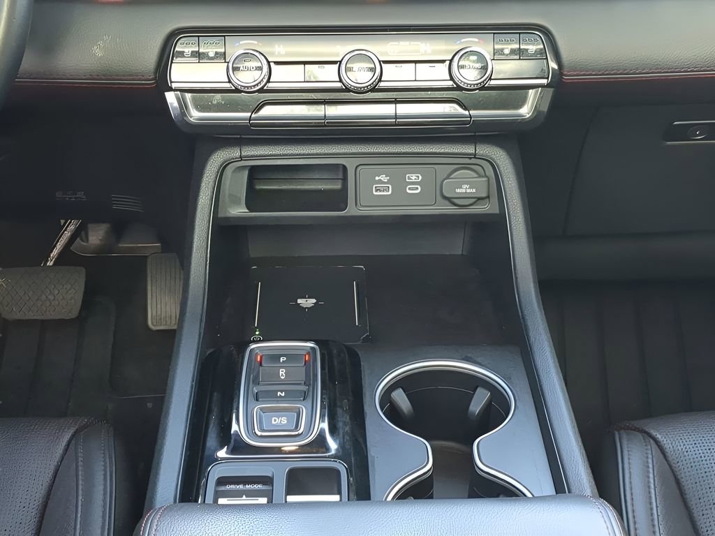 Used 2025 Honda Pilot Black Edition image 18