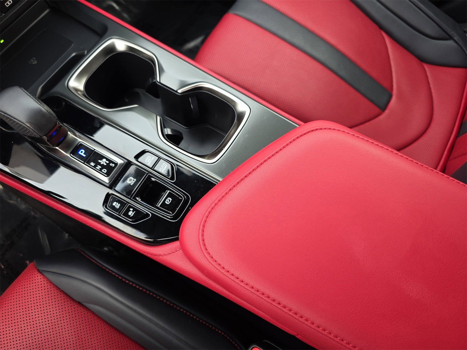 Used 2024 Lexus NX 450h+ F Sport image 23