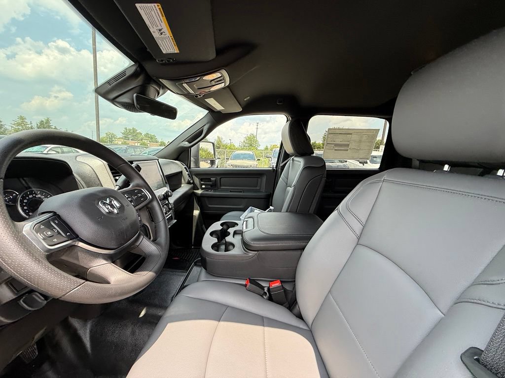New 2026 RAM 3500 Tradesman AWD/4WD image 13