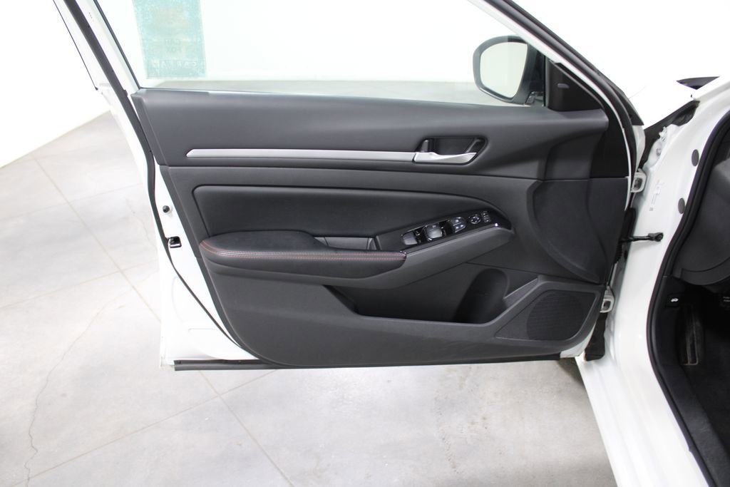 Used 2024 Nissan Altima 2.5 SR image 22