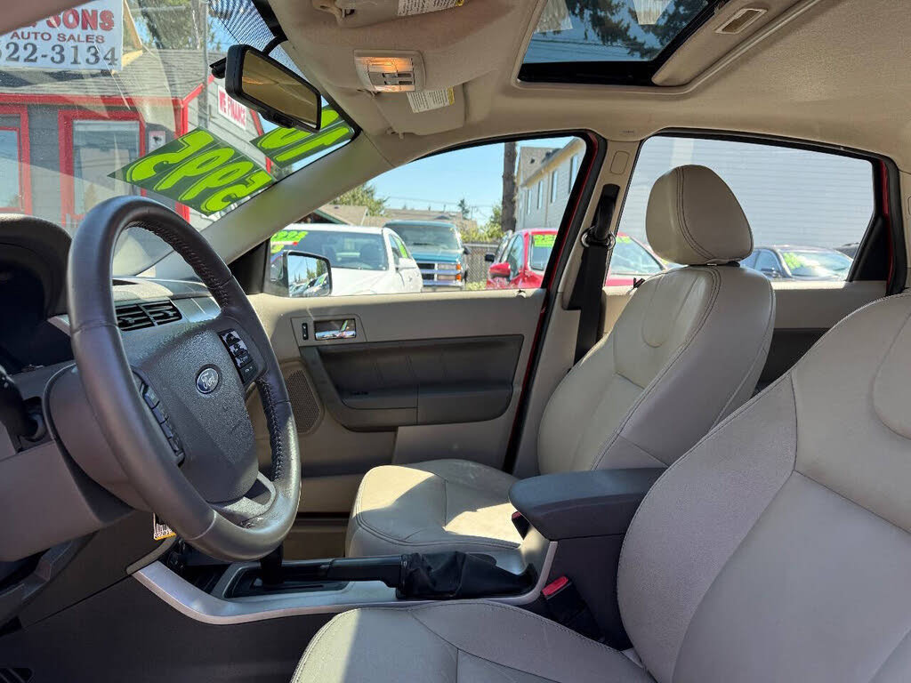 Used 2009 Ford Focus SEL image 12