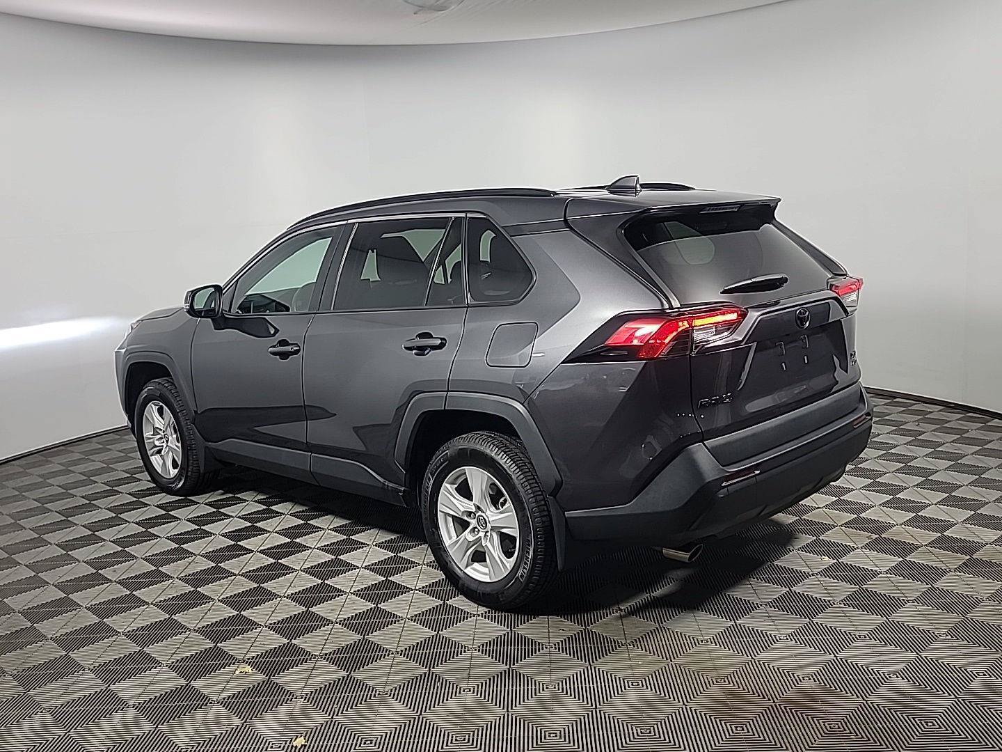 Used 2021 Toyota RAV4 XLE w/ Convenience Package AWD/4WD image 10