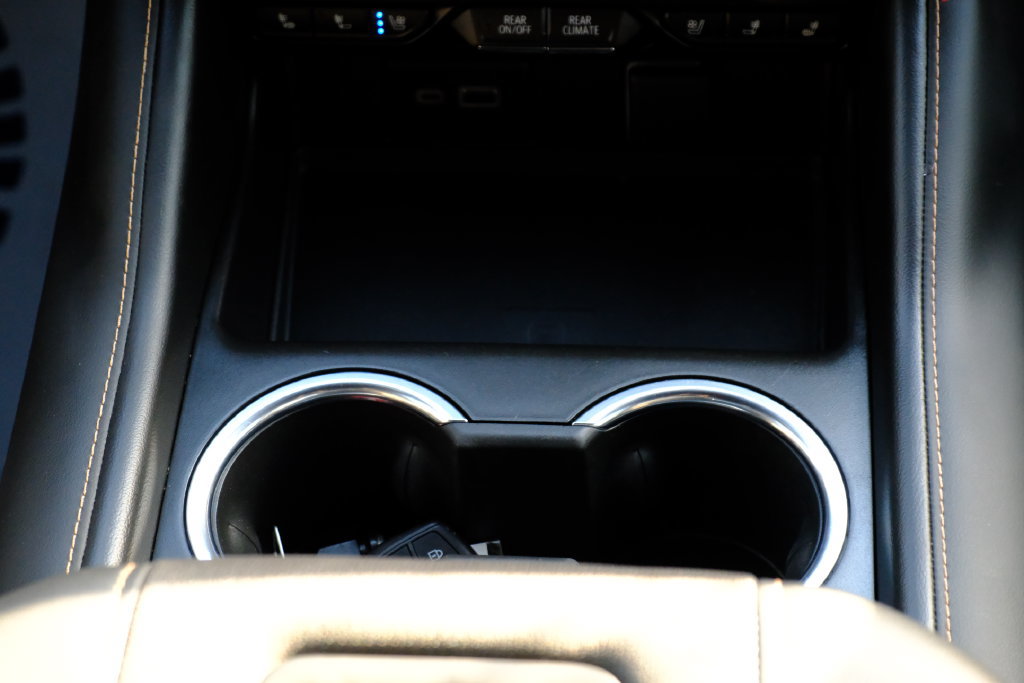 Used 2023 GMC Yukon AT4 w/ AT4 Premium Plus Package AWD/4WD image 27