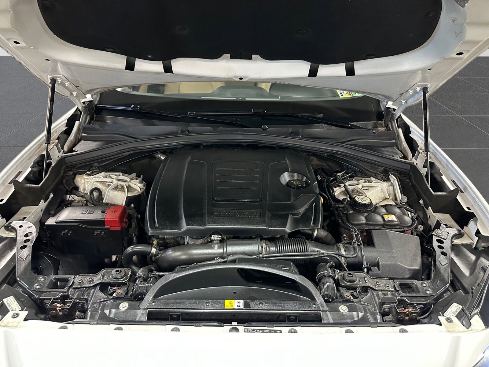 Used 2018 Jaguar F-PACE Premium AWD/4WD image 27